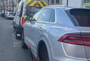 Silver Audi Q8 roadside tyre fitting